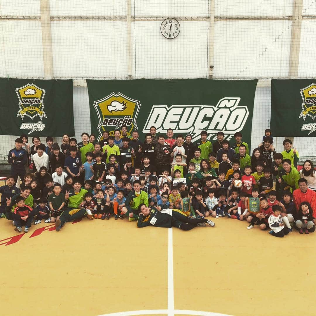 藤川朋樹さんのインスタグラム写真 - (藤川朋樹Instagram)「Deucao family🍀🌵🌳🌲🎄🦚🍏🥬🥒🥦 #Green #deucao #KOBE #family #futsal #thanks #effort #Continuation #responsibility #Prepared #smile」3月23日 23時44分 - fujiemon10