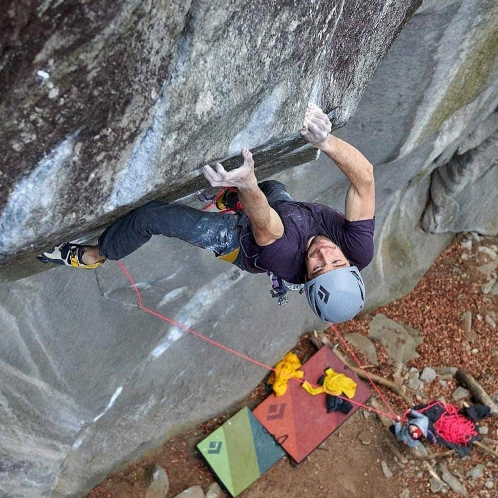 カタリーナ・ザーヴァインさんのインスタグラム写真 - (カタリーナ・ザーヴァインInstagram)「OMG! @jacopolarcher did it!💪💪💪 He climbed his longtime project in Cadarese. What a strong performance! This might just be the first >9a trad??! . Pic by @paolosartophoto」3月23日 23時57分 - katha_saurwein