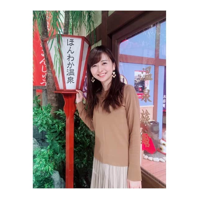 中谷しのぶさんのインスタグラム写真 - (中谷しのぶInstagram)「人生初コメディー！これ以上ないくらい緊張したー💦でも皆さんにあたたかく受け入れて頂けて嬉しかったです♪♪ 明日24日(日)16:30〜大阪ほんわかテレビ特別編「爆笑ほんわかコメディー」ぜひご覧ください✨  #ten #10周年 #記念 #特別 #コラボ #ほんわかテレビ #コメディー #舞台」3月23日 23時59分 - shinobunakatani.ytv