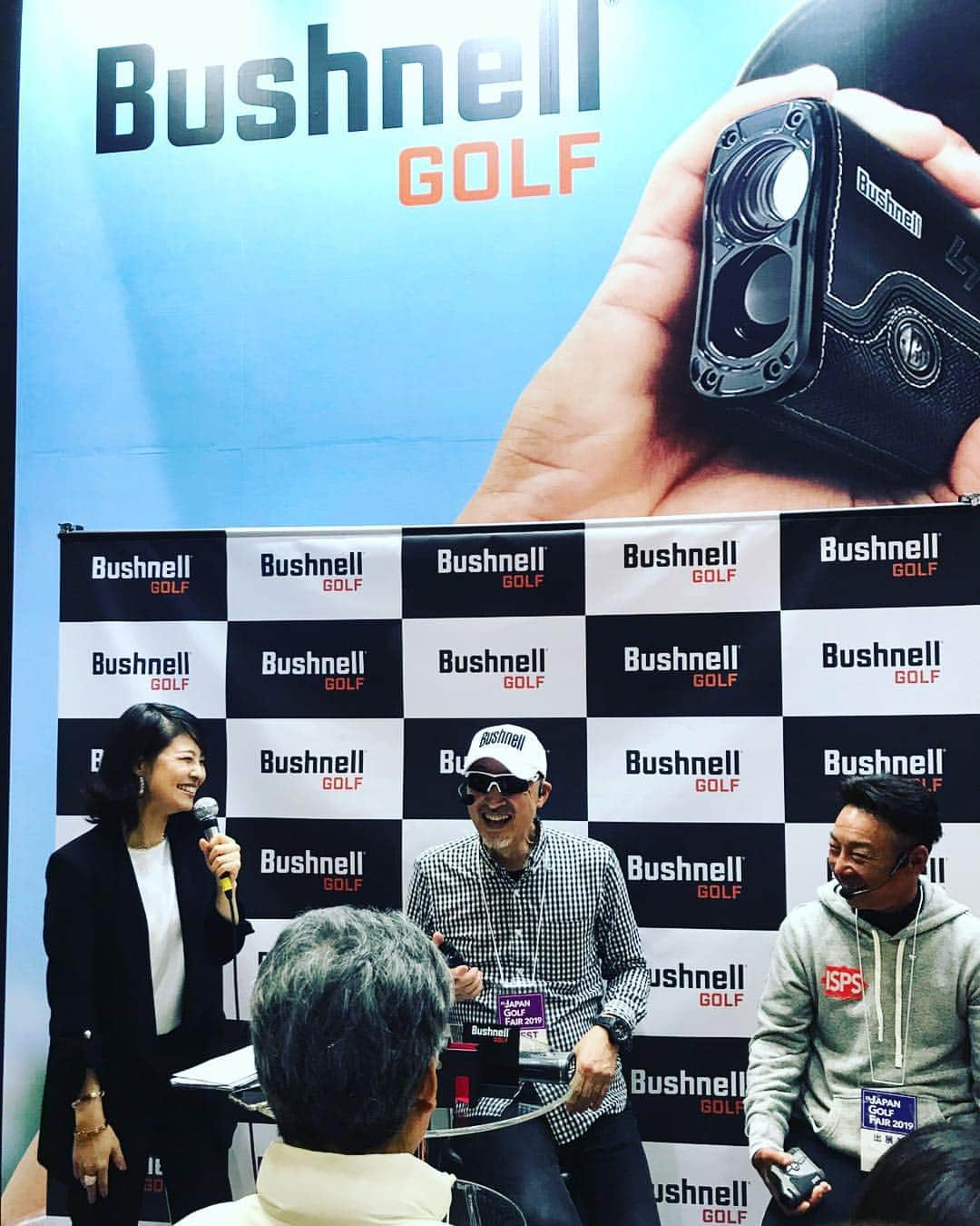 吉田玲奈さんのインスタグラム写真 - (吉田玲奈Instagram)「Bushnellgolf🔭⛳️のブースでは13時〜はマーク金井さんと井戸木鴻樹プロのトークショーでした✨もう３年目のお馴染み関西人メンバーなので楽し過ぎてはしゃいでしまう程楽しくて為になるトークショーでした❥観に来てくださった方々に感謝です✨ありがとうございました♫#マーク金井 さん #井戸木鴻樹  プロ #jgf #ジャパンゴルフフェア #パシフィコ横浜 #golfgoods #bushnellgolf #レーザー距離計 #ピンシーカー #関西人メンバー #ゴルフの必需品 #ゴルフ女子 #reinagolf #louboutin」3月24日 0時08分 - reina.yoshida.ciel.1218