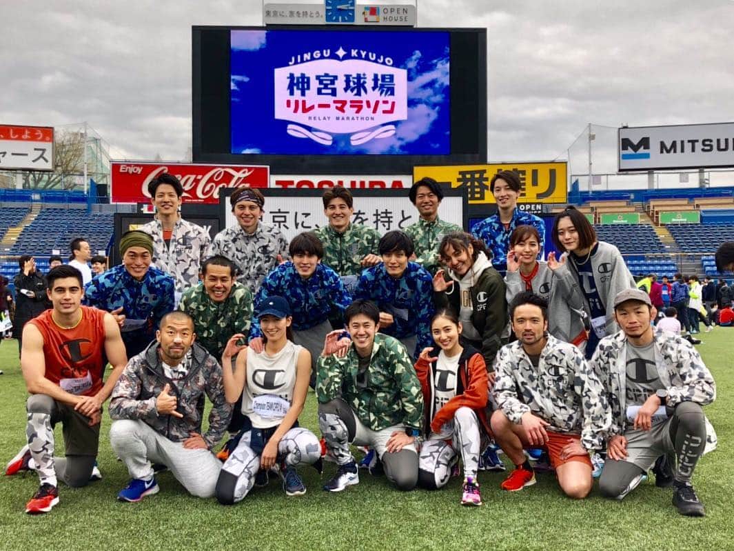 森渉さんのインスタグラム写真 - (森渉Instagram)「teamCPFUで神宮球場リレーマラソンに参加してきました！ 参考記録ですが男女ミックス部門で1位と2位でフィニッシュ☆ 本当に強いチームに成長しました！！！ #森渉 #cpfu #championjp #champion100 #ランニング #マラソン #running #sports #ファイテン #saucony #チーム #仲間 #大人の部活動 #芸能界最速」3月24日 0時18分 - watarumori.sports