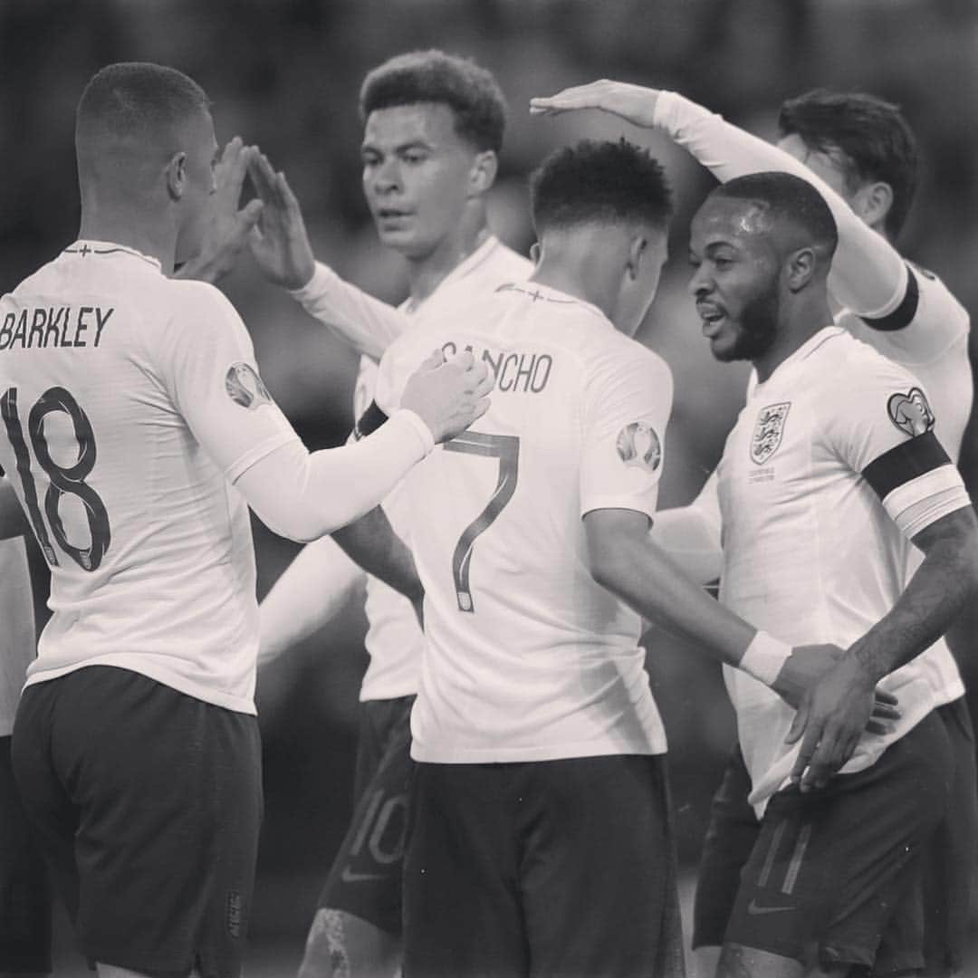 ロス・バークリーさんのインスタグラム写真 - (ロス・バークリーInstagram)「Great start to the qualifiers last night. #Euro2020 😀👍🏻」3月24日 0時19分 - rossbarkley