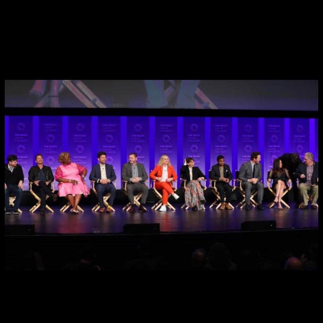 Rettaさんのインスタグラム写真 - (RettaInstagram)「Oh What A Night! • Thanks to the @PaleyCenter for this epic reunion and thanks to the fans who came, those of you who streamed and all who continue to watch our sweet li’l show about friendship. #PaleyFest • #MyHeartIsFull #10Years #ParksAndRecForLife」3月24日 0時32分 - unforettable