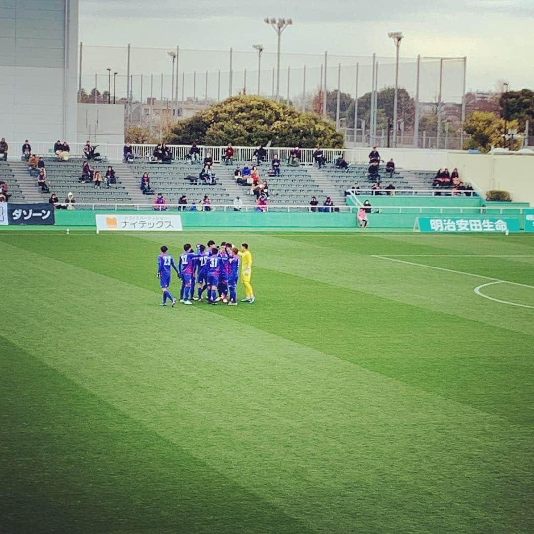 石川直宏さんのインスタグラム写真 - (石川直宏Instagram)「J3ホームでの藤枝MYFC戦。 季節が冬に戻ったような気候の中、983名の皆さんにご来場いただき感謝しています。更に熱を帯びた姿で選手たちがピッチに立てる雰囲気を僕らビジネススタッフはもっと生み出し、後押し出来るはず。 その中でピッチに立つ選手たちが責任と生き様を示す。高め合っていきたい。 . #明治安田生命J3リーグ #J3  #jleague #Jリーグ #DAZN #藤枝MYFC #fctokyo #FC東京 #tokyo #FC東京U23 #blueandred #青赤魂 #FC東京ファミリー #一体感 #youllneverwalkalone #YNWA #fctokyoclubcommunicator  #FC東京クラブコミュニケーター #CC」3月24日 0時33分 - sgss.18