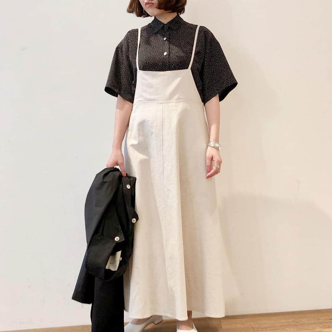 DRESSTERIORさんのインスタグラム写真 - (DRESSTERIORInstagram)「【2WAY】﻿﻿﻿﻿﻿﻿﻿﻿﻿﻿﻿﻿﻿﻿﻿ サロペットスカート﻿ ¥26,000+tax﻿﻿﻿﻿﻿﻿﻿ ﻿ 肩紐を背中側のループに通して結ぶ仕様になっているので、着丈を調整でき、サロペットスカートとしても、ワンピースとしても着用いただけます。﻿ ﻿ ﻿ ﻿ ﻿﻿﻿ #dressterior #ドレステリア #サロペット #サロペットスカート #kyoto #京都bal」3月24日 11時43分 - dressterior_official