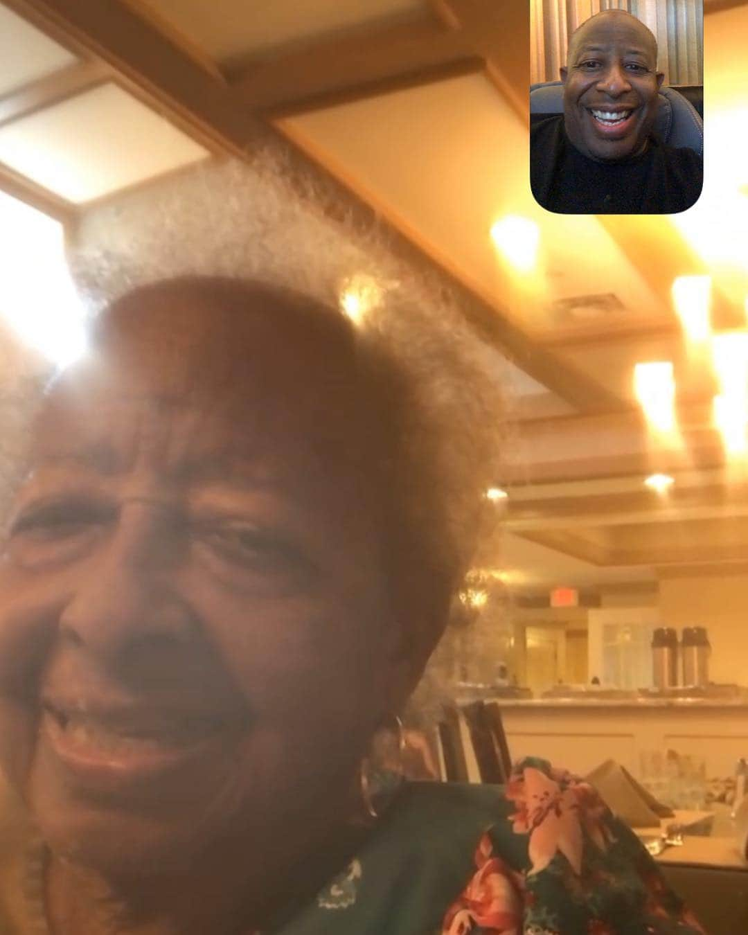 DJプレミアさんのインスタグラム写真 - (DJプレミアInstagram)「Ain’t Nuttin’ Better Than Face Timing With My Momma When I’m Long Distance From Her. Lookin’ Good At 90 Years Of Age. Pearl 4 Eva!」3月24日 11時43分 - djpremier