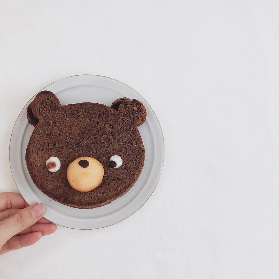 mikiさんのインスタグラム写真 - (mikiInstagram)「* 2019.3.24(sun)-02 ・ くまたん🐻 左の黒目舐めちゃった😋 甘くて美味しくて可愛い♡ ・ ・ #本日の朝ごぱん #くま #くまたん #ショコラフレンチトースト #フレンチトースト #パン #朝食 #スイーツ #カフェ #パン #break #breaktime #breakfast #sweets #cafe #coffee」3月24日 10時40分 - miki__072