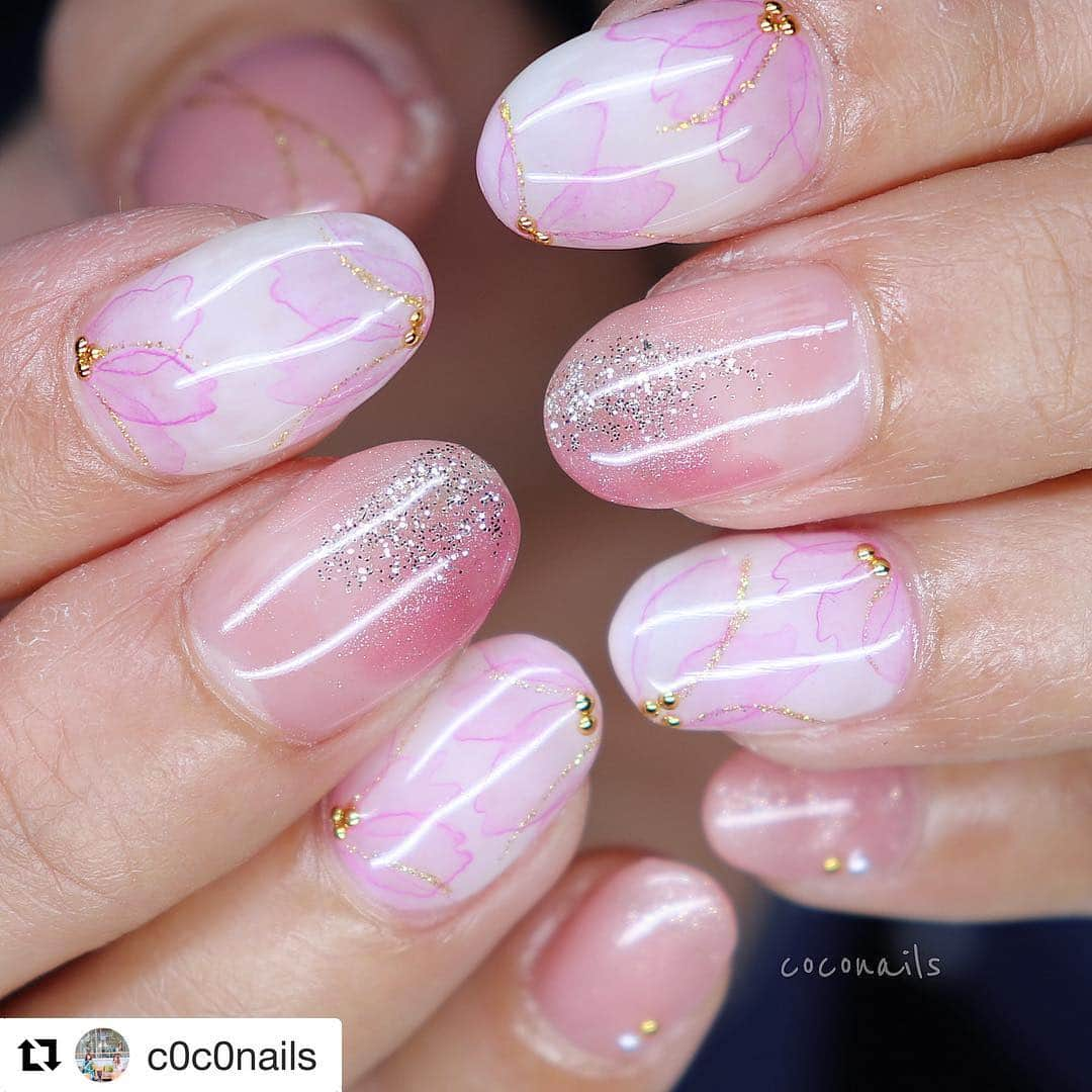 initygel_officialさんのインスタグラム写真 - (initygel_officialInstagram)「#Repost @c0c0nails with @get_repost ・・・ @ . 持ち込みデザイン5500円 たらしこみネイル 500円 . （ソフトジェル付け替えオフ＋1000円） 🔆🙇🏼‍♂️マニキュアオフもオフ代1000円いただいております❄️ . . . @initygel_official さんの#リッチパールコレクション 使用です💓 . . ★COCONAILS★ 香川県三豊市三野町にある自宅サロンです。ご予約はラインからお願いします ライン【🆔@kao2457k】※ @も入力してください ネイルブック【🆔ricca_nail】 インスタグラム【🆔c0c0nails】 . . . ---- 💐ワンカラー、ラメグラ3000円 💐カラグラ、フレンチ4000円 💐サンプルネイル4000円 💐持ち込みデザイン（90分）5500円 💐120分アート7000円 ---- . 付け替えのソフトジェルオフは1000円です。スカルプ・ハードジェル付け替えオフは2000円です。 . #香川県ネイルサロン #香川県 #春ネイル #春 #三豊市 #丸亀市 #善通寺市 #高松市 #たらしこみネイル #熊 #たらし込みネイル #香川ネイルサロン #茶色 #桜 #香川県三豊市 #korea #手書きネイル #ネイルデザイン #spring #springnails #一層残し #三野町吉津 #ネイリスト #絵の具 #nailstagram #香川 #アクリル絵の具」3月24日 10時51分 - initygel_official