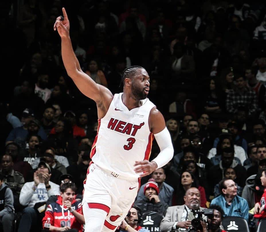 Miami HEATさんのインスタグラム写真 - (Miami HEATInstagram)「6TH MAN OF THE YEAR!  @DwyaneWade has now scored 20+ in 12 games off the bench this season, the most in Miami HEAT franchise history!」3月24日 10時59分 - miamiheat