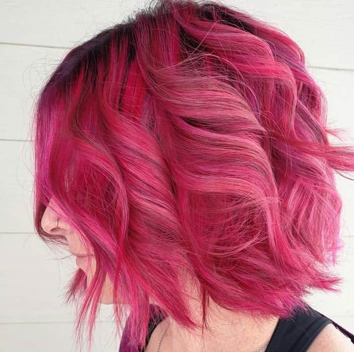 CosmoProf Beautyさんのインスタグラム写真 - (CosmoProf BeautyInstagram)「Our Lob #hairoftheday goes to @hanas_salon_rusk for this lovely fuchsia cut 🌺 created with the help of @ruskhaircare color --- Don't forget to check back tomorrow morning to vote on your favorite #LobCutHOTD --- #repost #hanas_salon_rusk #lobhaircut #lob #haircontest」3月24日 11時00分 - cosmoprofbeauty