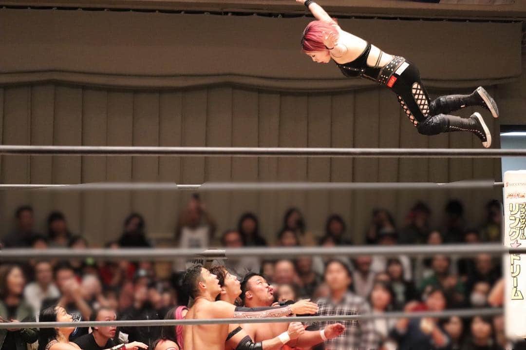 のインスタグラム：「Fly around➰✈️💨 #dashchisako @sendaigirlspro_official」