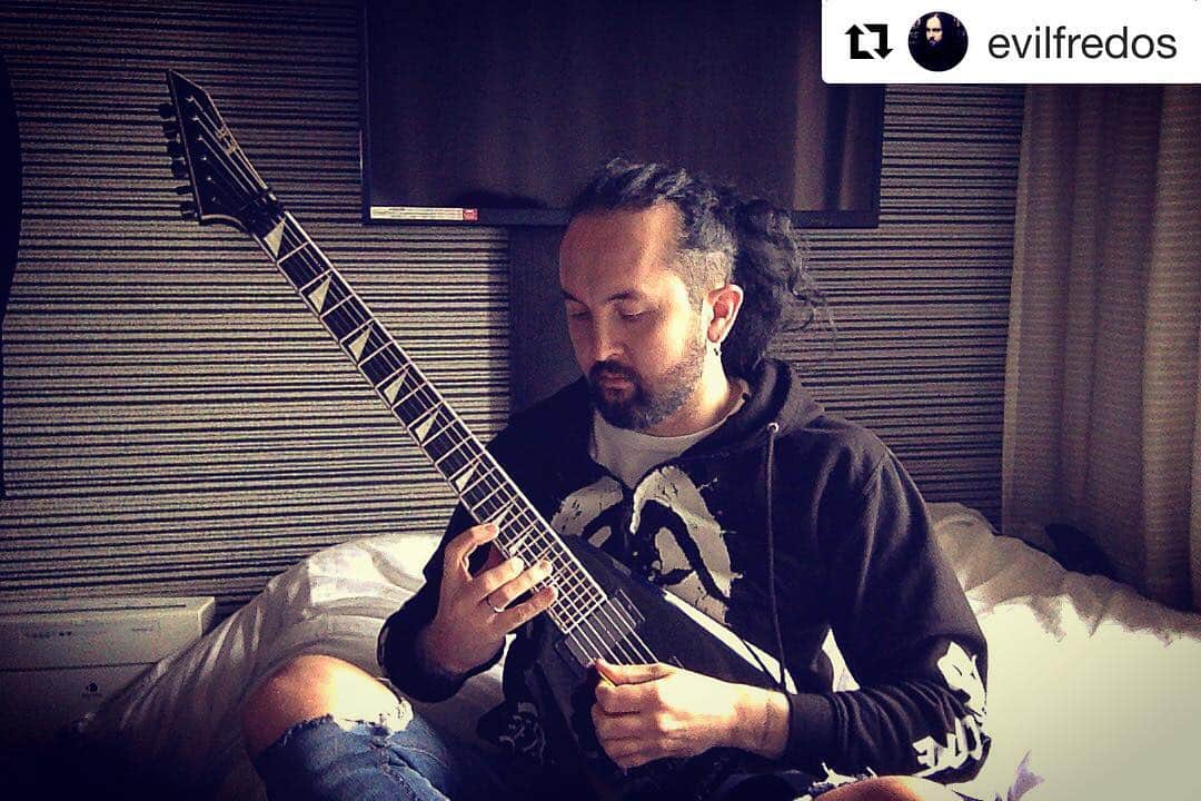 DragonForceさんのインスタグラム写真 - (DragonForceInstagram)「#Repost @evilfredos with @get_repost ・・・ Rehearsing for my @espguitars meet&greet tomorrow in Tokyo. Need to refresh some @dragonforcehq , some @sinsaenum ...while still working with @saki_marysblood (Almost 8 songs done!!👏🏻🤘🏻)😅 #espguitars #heavymetal  #dragonforce #sinsaenum  #fredericleclercq」3月24日 11時09分 - dragonforcehq