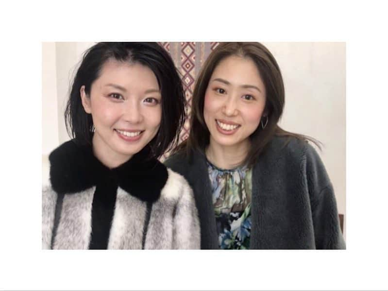 川村亜紀さんのインスタグラム写真 - (川村亜紀Instagram)「Swipe → &ROSYの撮影現場の様子を。 4枚目のお写真はAMATA @hairsalon_amata でいつも担当してくださる伸江さんと✨ 美容雑誌の現場には、なかなかお呼びいただく事がなかったのでとても楽しく素敵な経験が出来ました。 関係者の方々ありがとうございます。 #swipe #sneakpeek #shooting #photoshooting #shootingmagazine #📸 #アンドロージー #アマータ  #撮影現場 #撮影楽しいです #撮影現場好き #大人の品格美容マガジン  #ありがとうございました」3月24日 11時06分 - _aki1015_