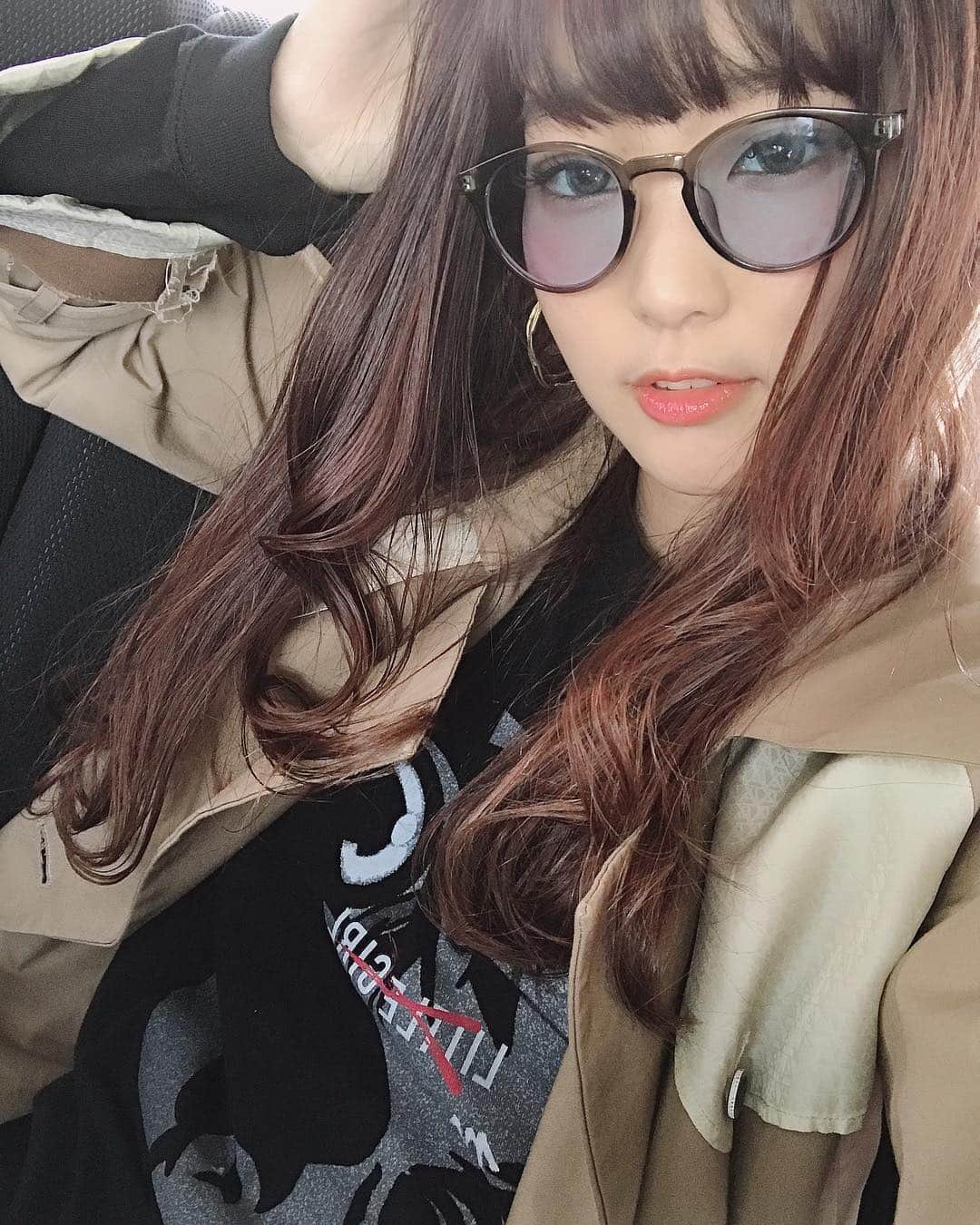 Yun chiさんのインスタグラム写真 - (Yun chiInstagram)「こないだあたたかかったから、#anrealage のアウターと#アニエラモード の#幼女戦記 ロンT着たよ。 . . . 週末寒すぎ、春戻ってこーい。 . . #anieramode #アンリアレイジ#me#selfie#fasion#anime」3月24日 2時48分 - _yun_chi_