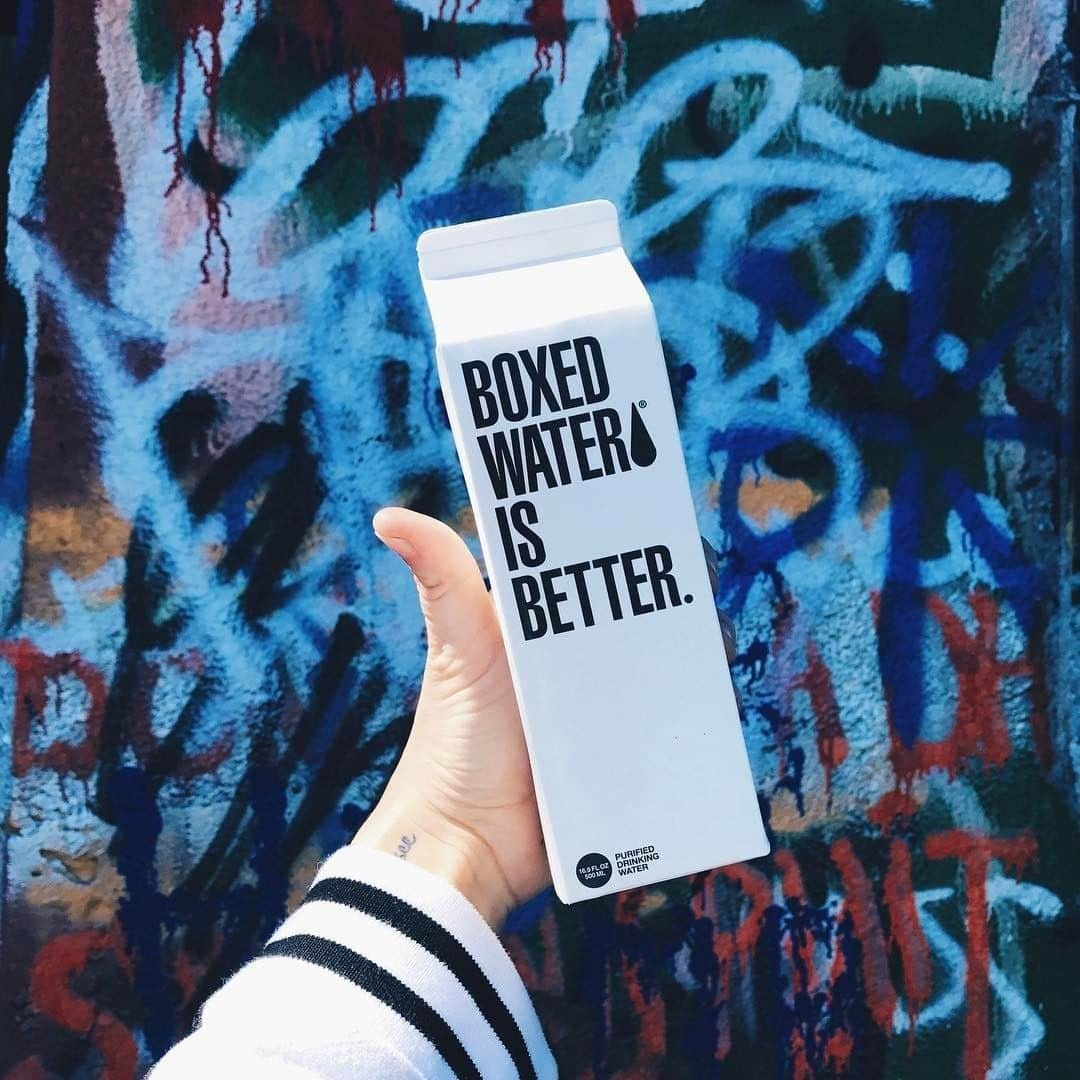 BoxedWaterさんのインスタグラム写真 - (BoxedWaterInstagram)「Your daily reminder to hydrate 💧 | 📷: @workoutswitherika | #CityVibes #Cityscape#UrbanLiving #BetterPlanet #BoxedWater #BoxedWaterIsBetter #LoveYourPlanet #NewYork」3月24日 3時00分 - boxedwater