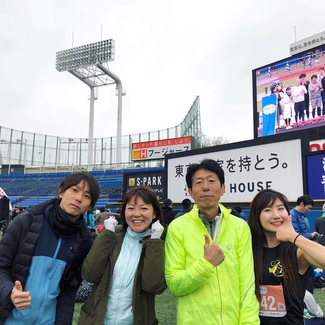 run+さんのインスタグラム写真 - (run+Instagram)「【神宮球場リレーマラソン2019】 170組中39位‼と健闘✨ 喉が痛いため苦しくて息が入っていかず…😭 それでも襷を繋いで走るのはマラソンとは違う達成感と楽しさ！  #神宮球場リレーマラソン2019 #駅伝 #リレー #神宮球場リレーマラソン #東京FM #東京エフエム #TOKYOFM #SkyrocketCompany」3月24日 3時22分 - runplus