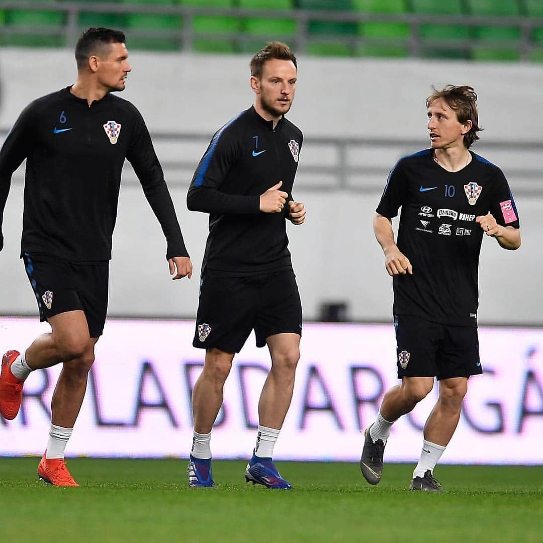 デヤン・ロヴレンさんのインスタグラム写真 - (デヤン・ロヴレンInstagram)「Spremni 💪🏻💪🏻💪🏻 #croatia ♥️」3月24日 3時43分 - dejanlovren06