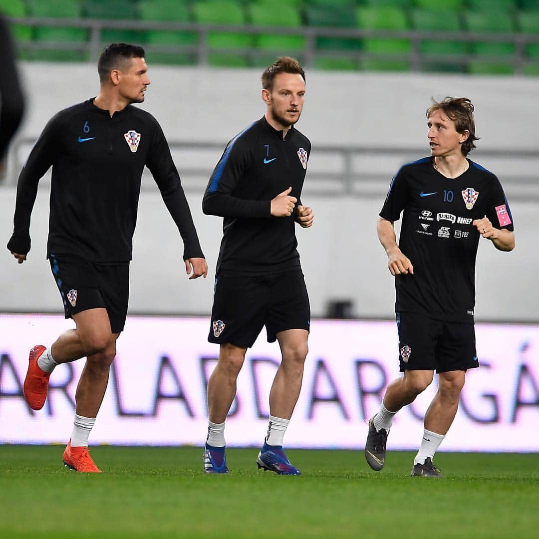 イヴァン・ラキティッチさんのインスタグラム写真 - (イヴァン・ラキティッチInstagram)「Idemo hrvatska💪🇭🇷 @dejanlovren06 @lukamodric10」3月24日 3時50分 - ivanrakitic