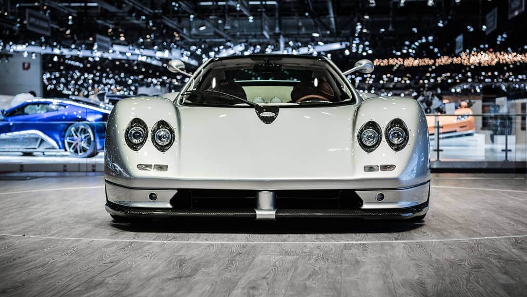 パガーニ・アウトモビリのインスタグラム：「Even today Zonda embodies the quintessence of Pagani Automobili’s core values: it combines emotion with functionality, art with science.  Thanks @mickkokphotography #pagani #zonda #zondac12 #zonda20 #zonda20anniversary」