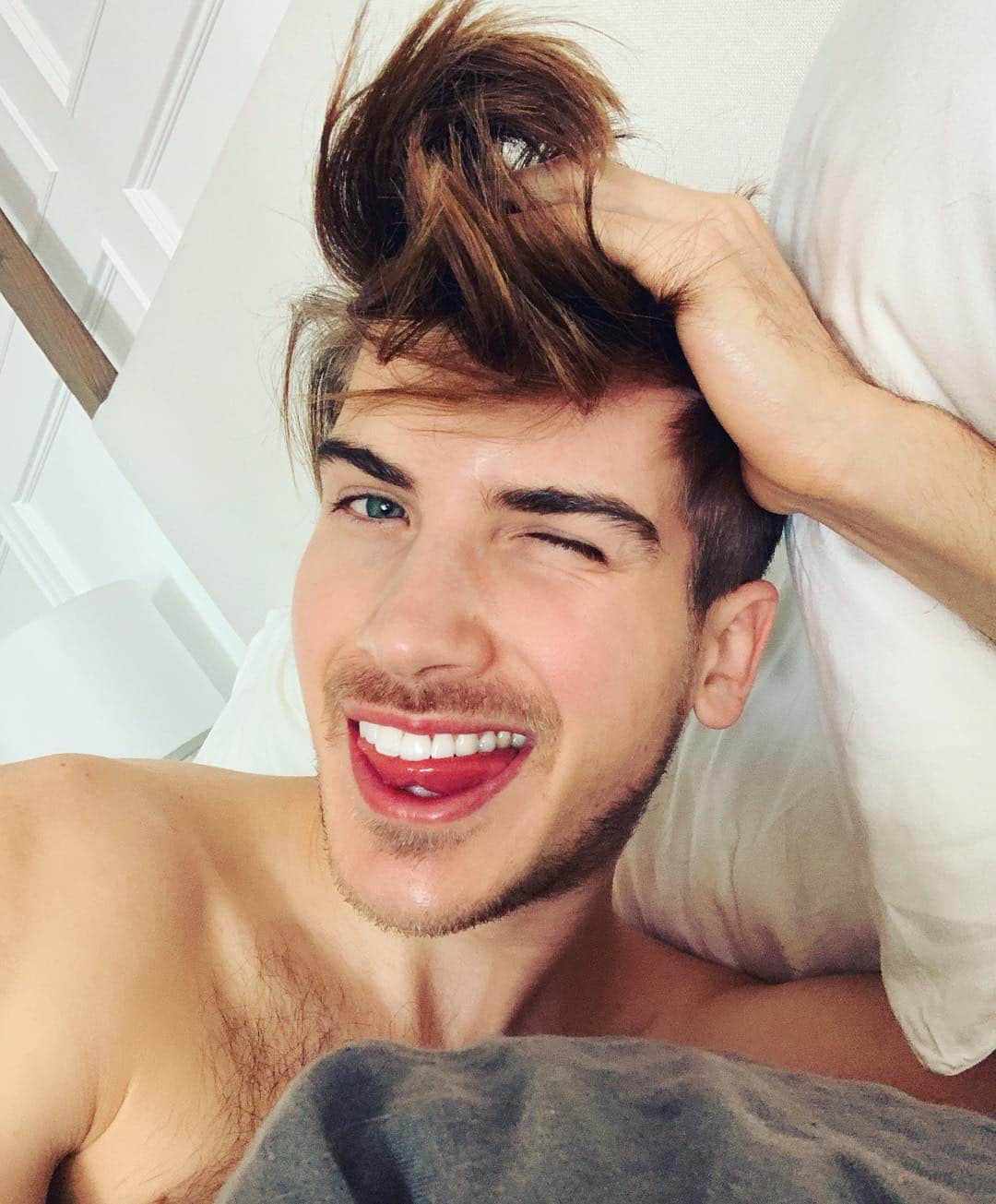 のインスタグラム：「Jimmy Neutron WHO? What are y’all up to this weekend? 🤔」