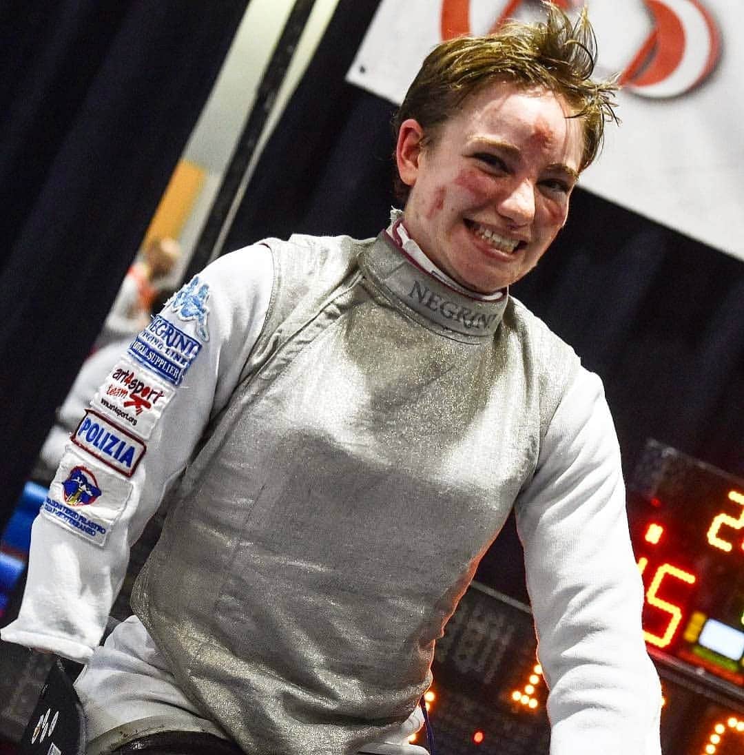 ベアトリーチェ・ヴィオのインスタグラム：「Vincere è sempre figo 😁🤺 Farlo in Italia è veramente da brividi! ❤️ Grazie #Pisa per la calorosa accoglienza e l’ottima organizzazione 🙏🇮🇹 . . #Fly2Tokyo #Tokyo2020 #scherma #CoppaDelMondo #weelchairfencing #italiateam #proudparalimpian」