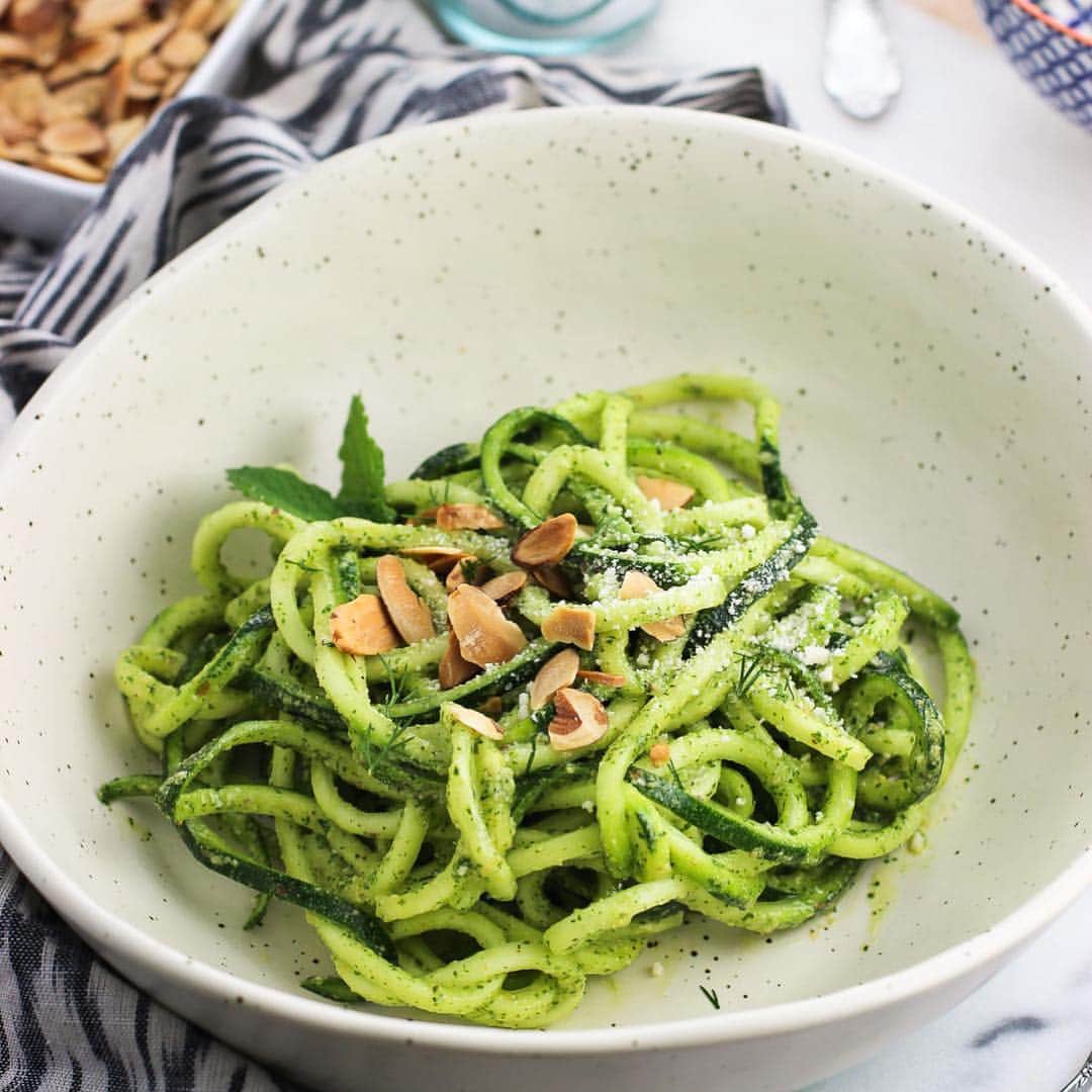 Angela Simmonsさんのインスタグラム写真 - (Angela SimmonsInstagram)「👉 Do you LOVE pasta but not all the carbohydrates that go with it? Try this awesome healthy alternative using Zucchini to make low-carb noodles, sometimes referred to as Zoodles! ——————————————————— 👉 Zucchini is loaded with a number of benefits that include: •Improves digestion •Slows down aging •Lowers blood sugar levels •Supports healthy circulation and a healthy heart •Improves eye health •Boosts energy •Weight loss •Improves thyroid and adrenal functions ——————————————————— All this healthy nutrition and more when you sign up for my #BNB #BuiltNotBought Fitness Program on my website!  Join me today!  There is no reason why you shouldn’t FEEL GREAT, love yourself, and have fun while doing it! <3 #StayBlessed  Sign up today @purpose_app link in bio #BNB」3月24日 4時47分 - angelasimmons
