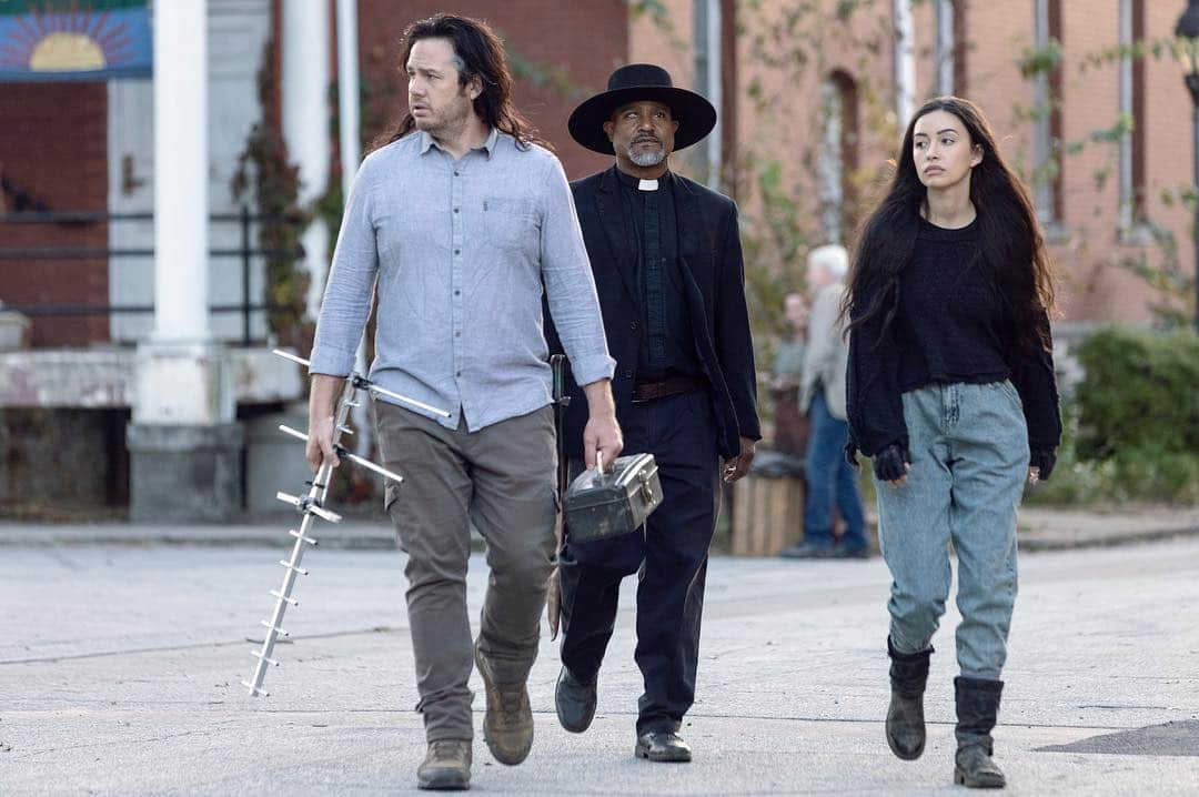 The Walking Deadさんのインスタグラム写真 - (The Walking DeadInstagram)「The communities unite for the historic first annual fair! #TWD」3月24日 5時04分 - amcthewalkingdead
