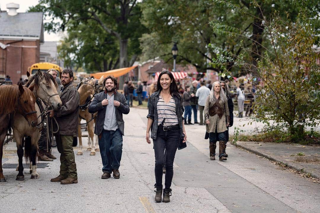 The Walking Deadさんのインスタグラム写真 - (The Walking DeadInstagram)「The communities unite for the historic first annual fair! #TWD」3月24日 5時04分 - amcthewalkingdead