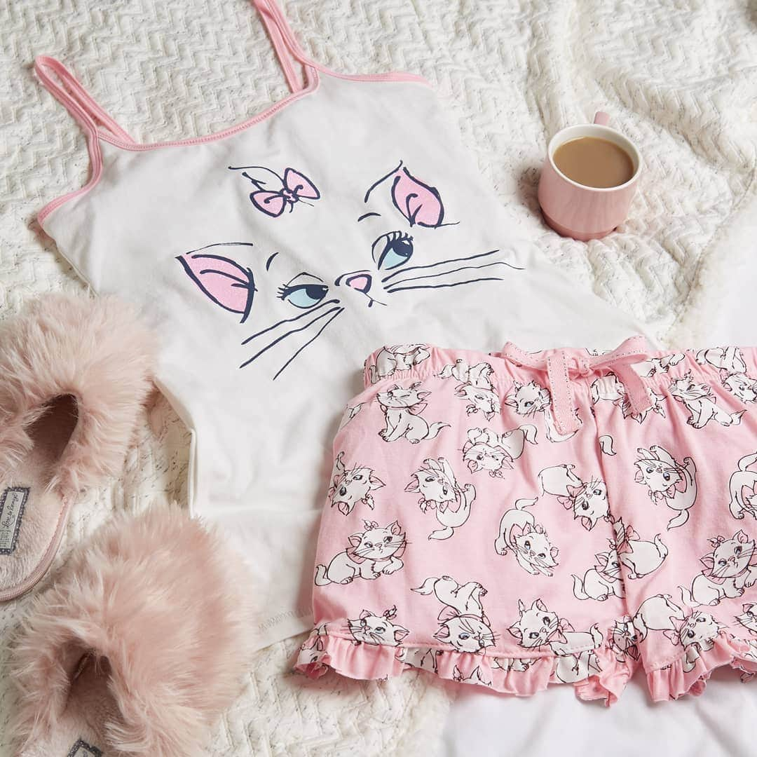 プリマークさんのインスタグラム写真 - (プリマークInstagram)「Purrfect pyjamas from our little lady, Marie 🎀 PJ Set £7/€10 (Available in: 🇬🇧🇩🇪🇳🇱🇦🇹🇧🇪) #Primark #PrimarkXDisney #Marie #Aristocats」3月24日 5時09分 - primark