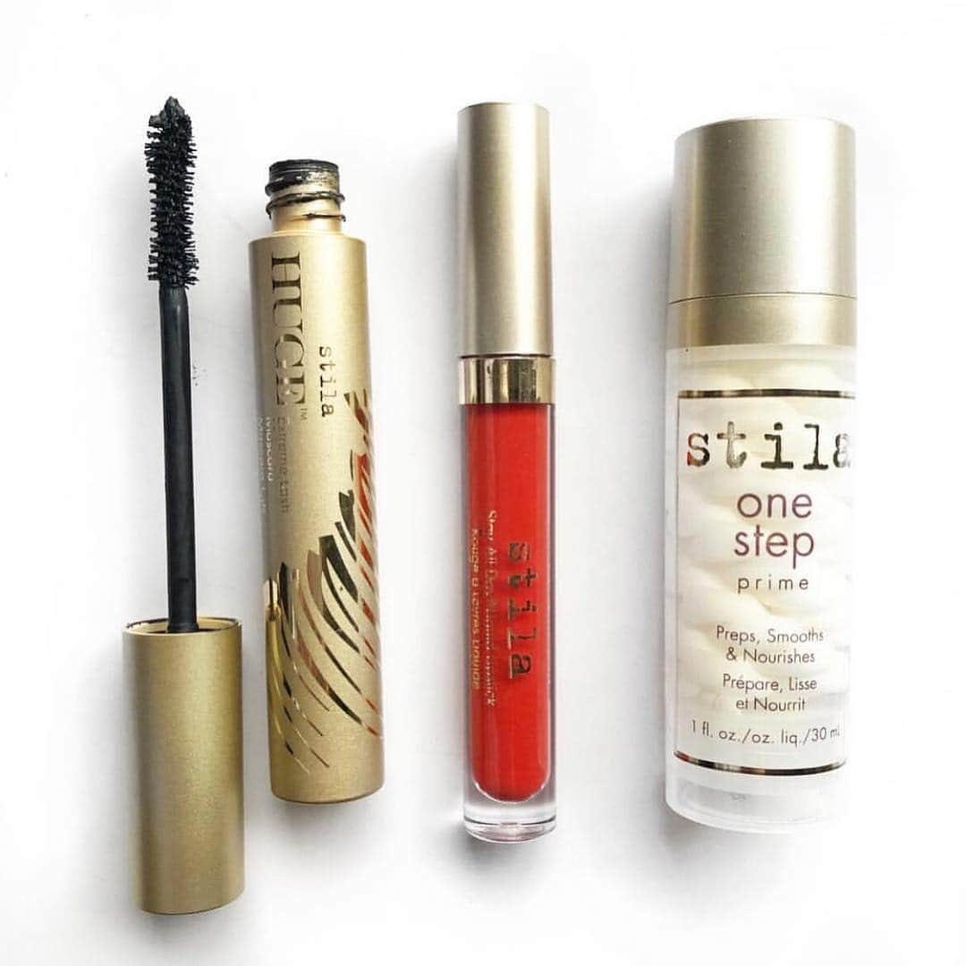 Stila Cosmeticsさんのインスタグラム写真 - (Stila CosmeticsInstagram)「For a simple glam: ⭐ Prep for dewy skin with One Step Prime ⭐ Lengthen lashes with Huge Mascara ⭐ Build focus on the lips with our Stay All Day Liquid Lip in Beso 💋 #stilacosmetics #stilanecessities」3月24日 5時53分 - stilacosmetics