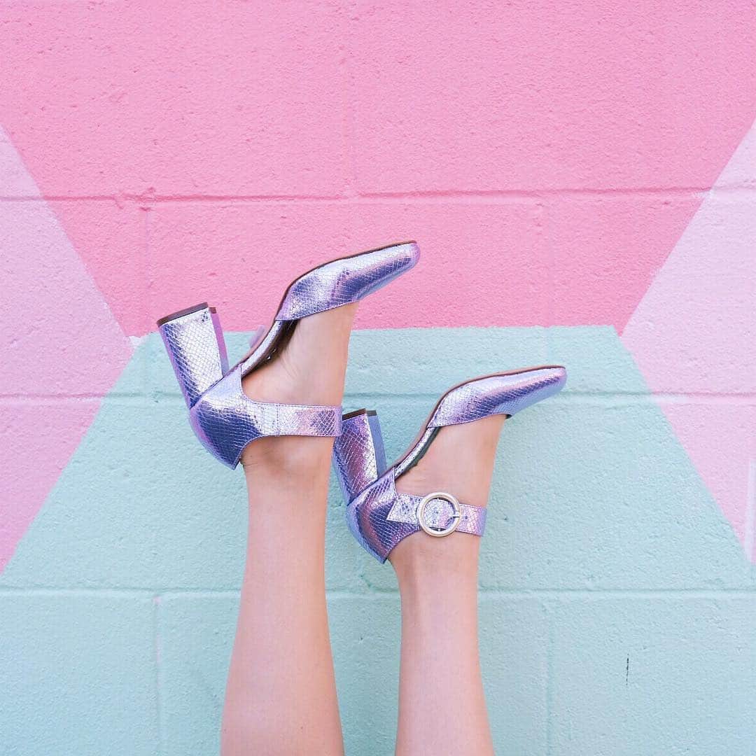 YOOX.COMさんのインスタグラム写真 - (YOOX.COMInstagram)「Both an aesthetic & my Saturday mood!  Link in bio for more #YOOX shopping. xx D 💗 📸: @jj.in.la」3月24日 5時55分 - yoox