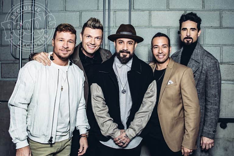 backstreetboysさんのインスタグラム写真 - (backstreetboysInstagram)「All smiles for the future! Can’t wait for you all to see what we have planned on the #DNAWorldTour! ❤️🧬」3月24日 5時55分 - backstreetboys