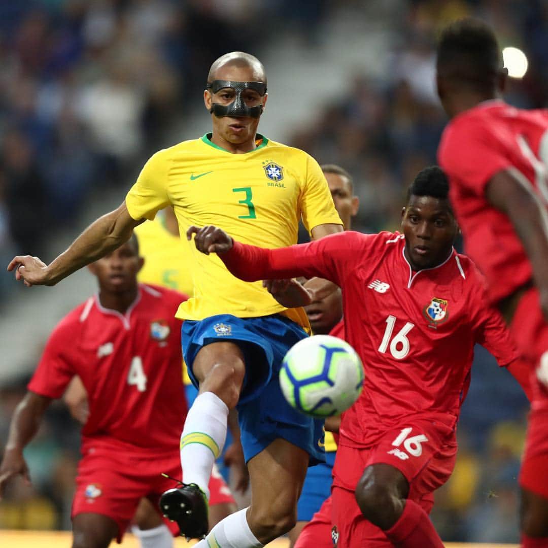 ミランダのインスタグラム：「Resultado não foi o desejado, mas vamos seguir trabalhando para  evoluir!! #vamosbrasil🇧🇷 📷 @lucasfigfoto」