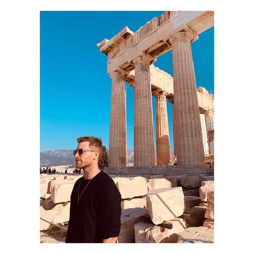 のインスタグラム：「Athens you are 🔥🔥🔥 @LandRover #RangeRover #Evoque」