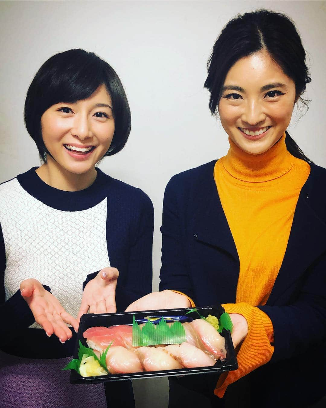 山本紘之さんのインスタグラム写真 - (山本紘之Instagram)「・ だいぶ前ですが… オンエア後に「チョコぶり」(チョコを食べて育ったぶり)をくれた後輩2人のハイセンスぶりに唸った2月14日のこと。  #岩本乃蒼 #市來玲奈 #後輩 #newszero #アナウンサー #チョコぶり #ハイセンス #帰宅して完食 #美味」3月24日 11時51分 - yamamoto_hiroyuki.ntv