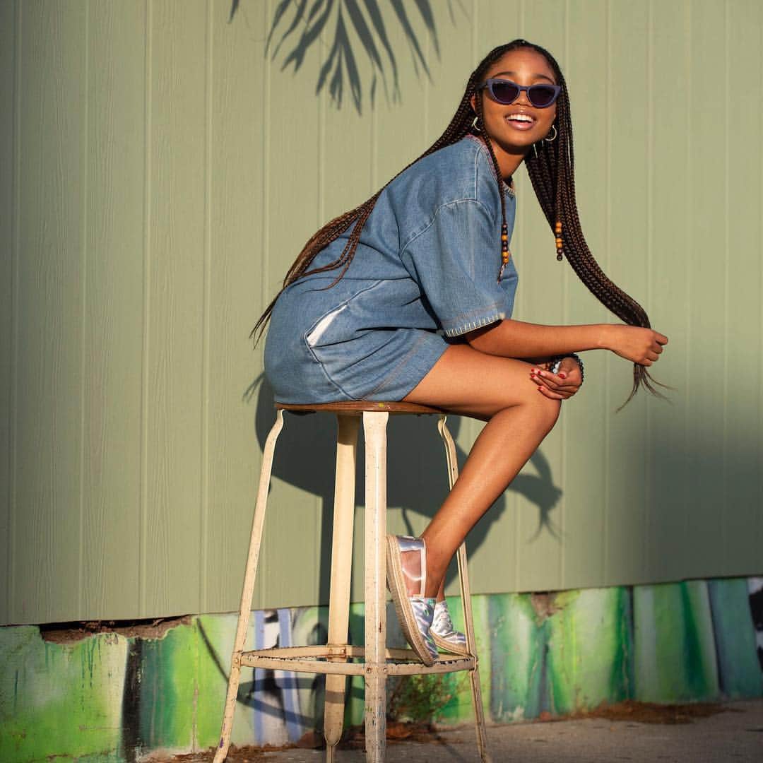 のインスタグラム：「Clear the way. @winterbreeanne in our new transparent slip-ons from @thevenicecollection and our Traveler Ivy Matte Deep Cobalt sunglasses.」