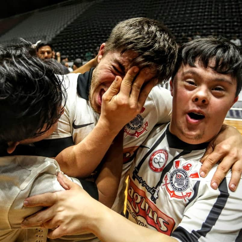 コリンチャンスさんのインスタグラム写真 - (コリンチャンスInstagram)「No Ginásio Wlamir Marques, o JR/Corinthians bateu o Santos por 4 e 3 na grande final e é campeão da Copa Down de Futsal Magnus 2019. Parabéns a todos atletas do Timão! . 📷 Rodrigo Coca . #VaiCorinthians」3月24日 6時54分 - corinthians