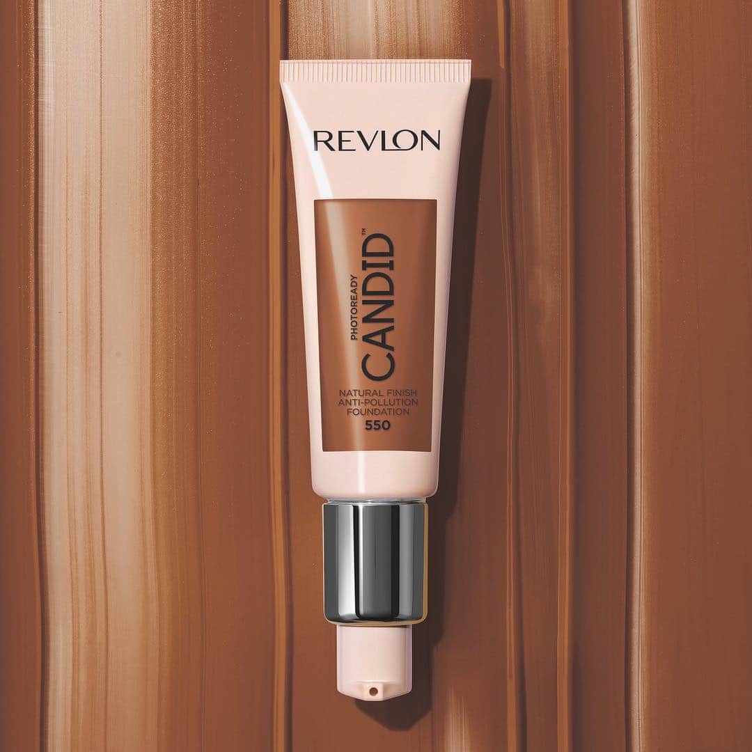 Revlonさんのインスタグラム写真 - (RevlonInstagram)「Flawless, natural finish in 31 buildable shades. Have you tried #RevlonCandid Foundation? 👇🏻👇🏼👇🏽👇🏾👇🏿 . #ProTip: Use the pump to dispense a few drops + blend with our Buffing Foundation Brush or just your fingers — best to start with less and add more if you need. . #PhotoReady #foundation #cleanbeauty」3月24日 7時04分 - revlon