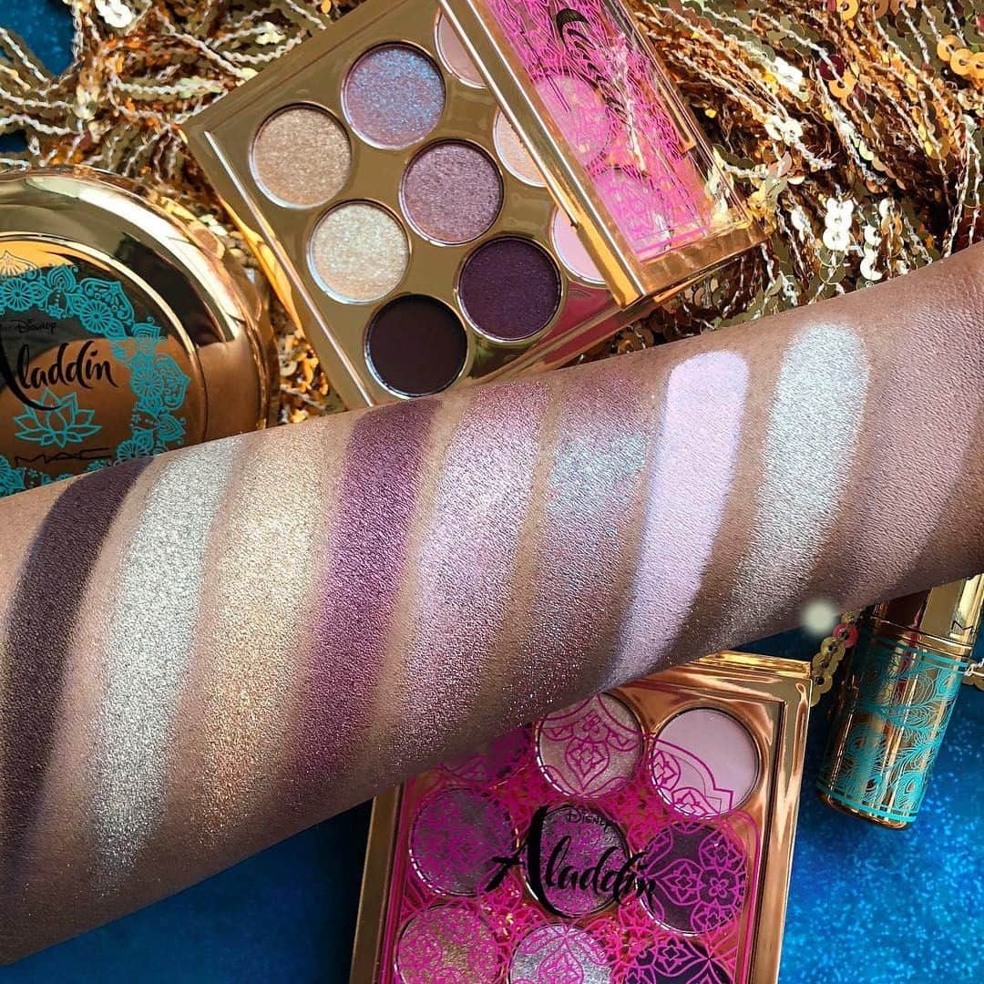 M·A·C Cosmetics Canadaさんのインスタグラム写真 - (M·A·C Cosmetics CanadaInstagram)「Filled with a mix of precious metals and Jasmine-inspired jewel-tones, The Disney Aladdin Collection by M·A·C unleashes a new world of limited-edition colour. Don’t limit yourself to three wishes – catch every wish-fulfilling shade this May, along with the live-action adaptation of Disney’s animated classic, Aladdin – in theatres May 24.  #Aladdin #MACCosmetics @disney@disneyaladdin」3月24日 7時00分 - maccosmeticscanada