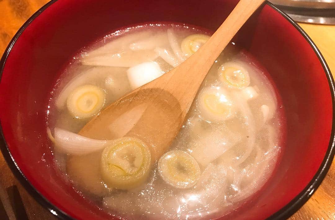 日下裕江さんのインスタグラム写真 - (日下裕江Instagram)「ラム肉が美味しいと評判の 🐑『ひつじ座』🐑 ラム肉が苦手だったオーナーが自ら北海道で牧場から作り育て上げた 国内産の臭みのない 拘りの部位を コースで出してくれる✨  臭み全く無いし、 さっぱりしてるから いくらでも食べれる♪ 本当美味しかった😋  お勧めです♡  @hitsuji_za  #ひつじ座 #ラム肉 #ジンギスカン #ラム焼肉 #羊 #美味しい」3月24日 7時21分 - hiroe___h