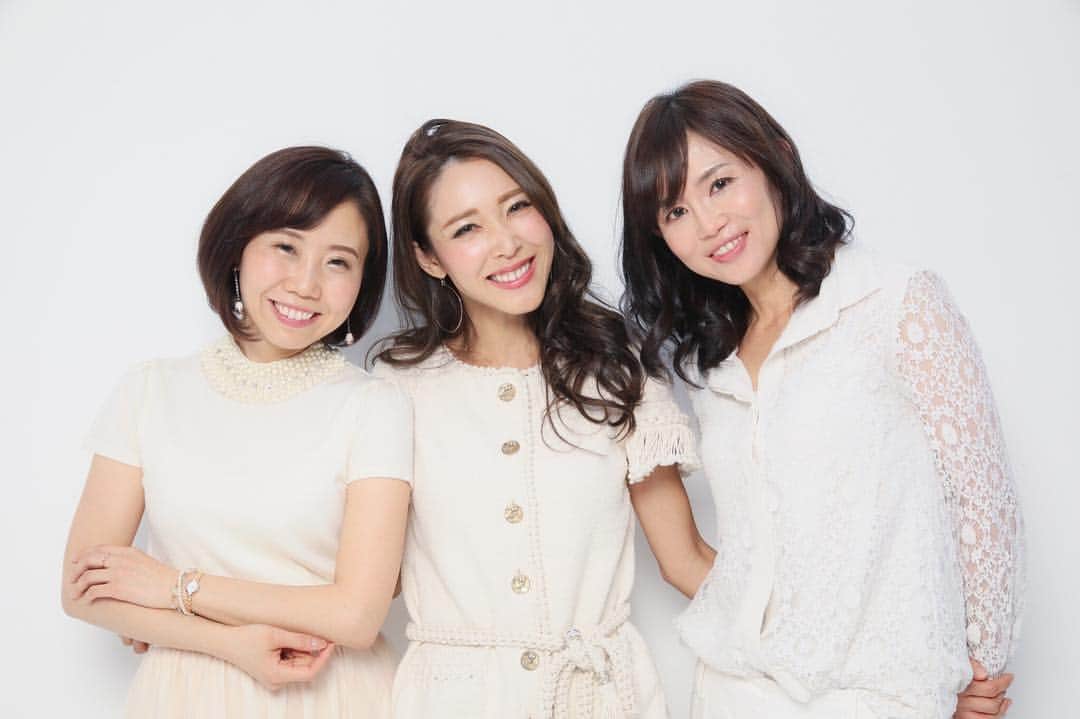 長谷川朋美さんのインスタグラム写真 - (長谷川朋美Instagram)「私が主宰する自分と向き合う学校 #ビューティーライフアカデミー の説明会を 3月25日（月）20:00-20:45インスタライブにて行います！  こんな方は是非ご参加ください✨ ・ ・ ・アカデミーに興味がある方 ・変わりたい方 ・自分に自信を持ちたい方 ・自分をもっと活かしたい方 ・自分を好きになりたい方 ・自分軸を持ちたい方 ・美しくなりたい方 ・健康になりたい方 ・セルフブランディングを強化したい方 ・セルフコーチング力を高めたい方 ・高め合える仲間が欲しい方 ・エレナに興味がある方  それでは明日20時に💓  #自分と向き合う学校 #セルフコーチング #セルフブランディング #セルフプロデュース #心と身体の美と健康 #丁寧に生きる #価値観 #being」3月24日 7時24分 - hasegawa.elena.tomomi