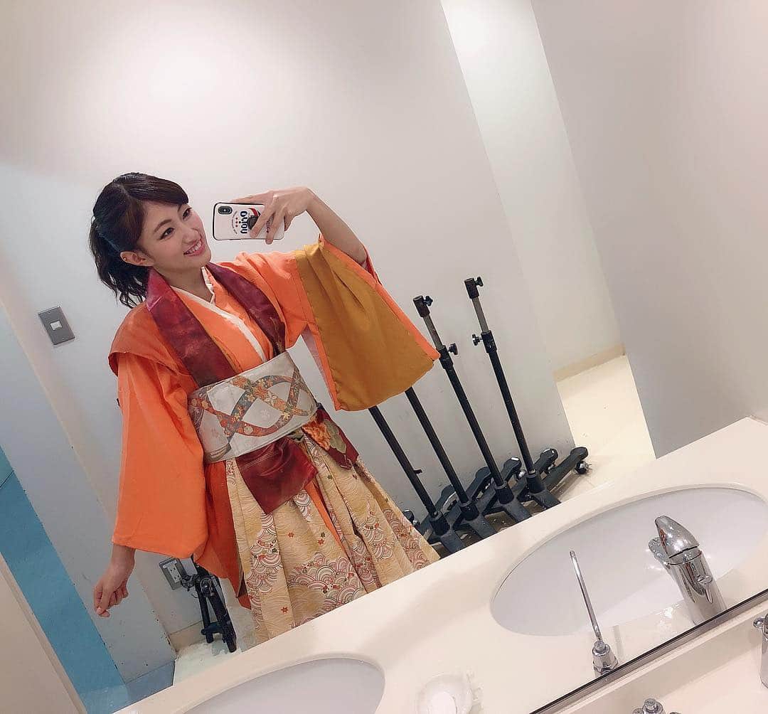 上枝恵美加さんのインスタグラム写真 - (上枝恵美加Instagram)「素敵な衣装( ˘ω˘ )❤︎ これが着られるのも今日が最後。  #猩獣 @ichigekiya  #favouritecolour #costume #ootd」3月24日 7時35分 - emika_kamieda