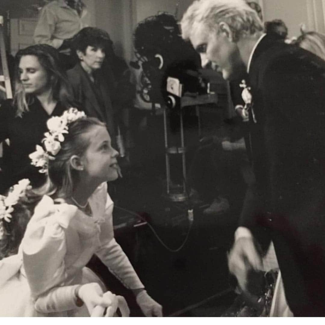 ナンシー・マイヤーズさんのインスタグラム写真 - (ナンシー・マイヤーズInstagram)「Flower girl @anniemeyersshyer with the Father Of The Bride.」3月24日 7時54分 - nmeyers