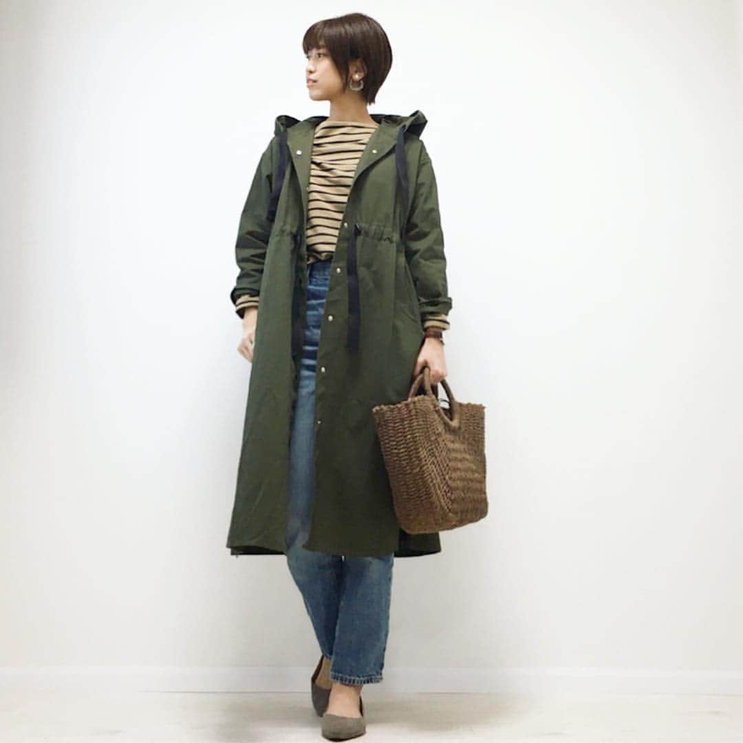 のインスタグラム：「#coordinate * * * この日はちょっと寒かったけど、そろそろこのライトアウターの出番かな〜😊 最近あんまりボーダー着ないけど、暖かくなったらまたボーダー率上がるかな⁉️ * * 昨日は久しぶりに夜の中洲へ😊 と言っても家族との食事だけど、今年最後のふぐ🐡やノドグロと美味しい物いっぱい食べてお腹がはち切れそうでした😋 息子の食べてたカニクリームコロッケとオニギリが美味しすぎて🤤私も頼んで食べるという…完全に食べすぎ😜 * * * #いつコ #いつかのコーデ #coca_code #ボーダーコーデ #カジュアルコーデ  #大人カジュアル #大人女子コーデ  #プチプラコーデ #プチプラファッション #ママコーデ #outfit #ootd #cordinate  #kaumo_fashion #locari #ponte_fashion #mamagirl #mineby3mootd #ママスタ春コーデ #アラフォーママ #アラフォーコーデ #40代コーデ」