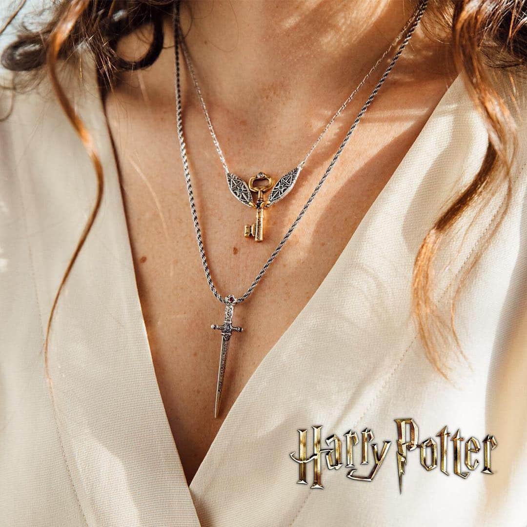 のインスタグラム：「It’s happening: NEW Harry Potter styles are here! ⚡ (tap to shop the magic) ✨」