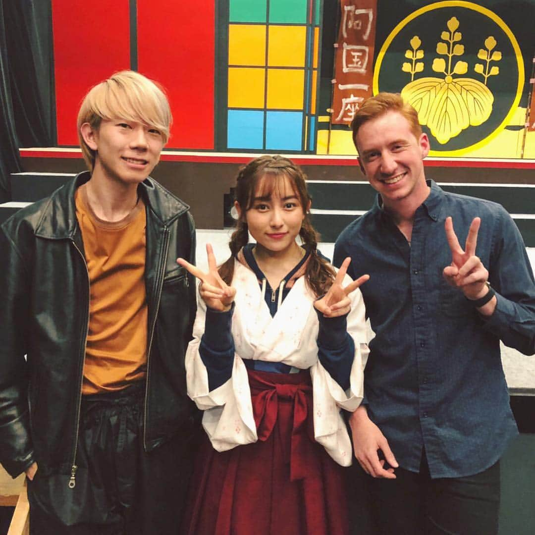 ショーン・ラビットさんのインスタグラム写真 - (ショーン・ラビットInstagram)「In Tokyo! Was invited as a guest to watch a traditional style Japanese play! こんにちは😃 東京来ました！昨日は舞台初めて見に行きました！ @jesuis_takekihair の友達 @keila___1018 のパフォーマンス素晴らしかったです！素敵パフォーマンスありがとうございまスケート😊 . Wi-Fi supported by @wifi.channel_official . . #tokyo #training  #workoutmotivation  #fitfam  #foodie  #broadway  #figureskating  #ootd  #haircolor  #mensfashion  #モデル  #japan #フィギュアスケート  #トレーニング  #筋肉  #ディズニー  #メンズファッション  #舞台  #イケメン  #ファッション  #インスタ映え  #黒 #おしゃれさんと繋がりたい  #今日のコーデ  #いいね返し  #ヘアスタイル  #可愛い  #アメリカ  #プリクラ」3月24日 8時50分 - seanrabbitt