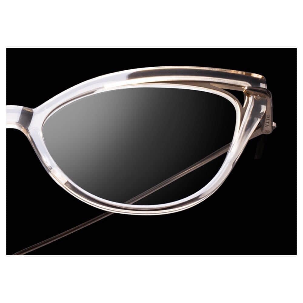 ディタのインスタグラム：「Acetate and titanium rim detail with cut outs, the DITA Artcal is a timeless wearable frame with its beautiful cat-eye shape. #DITAeyewear #DITAoptical」
