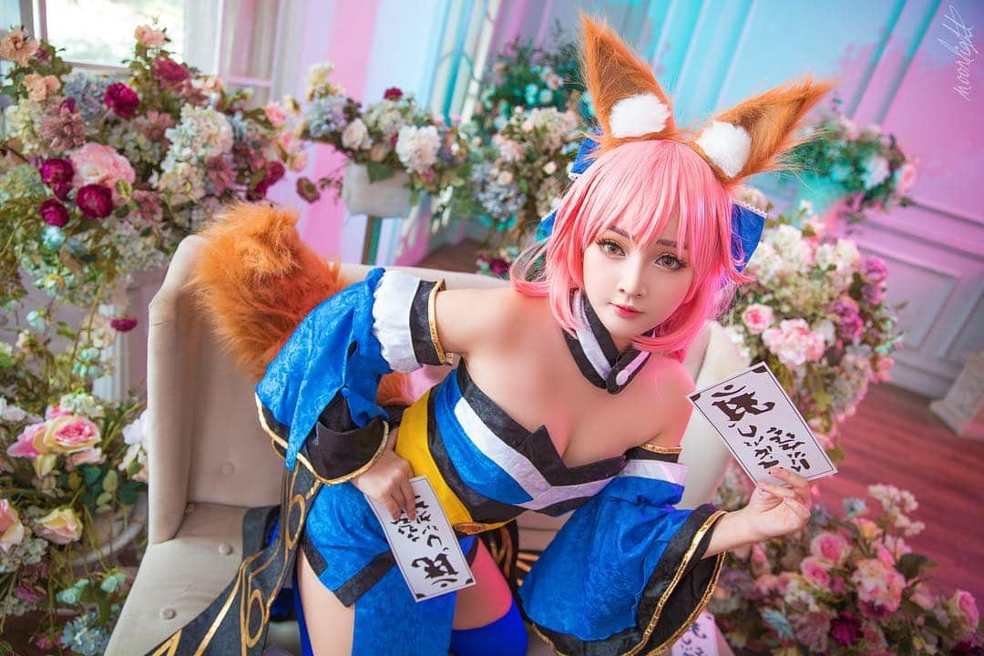 ミミちゃんさんのインスタグラム写真 - (ミミちゃんInstagram)「Mikon!~ Do u like Tamamo >~< #cosplay #cosplayer #fate #fgo #fgocosplay #fategrandordercosplay #fategrandorder #tamamonomae #tamamo #tamamocosplay #stockings #patreoncreator #patreoncosplay #patreon #cosplayergirl #asian #asiangirl #vietnamesegirl #caster #tamamonomae #tamamonomaecosplay」3月24日 10時02分 - mimichan.259