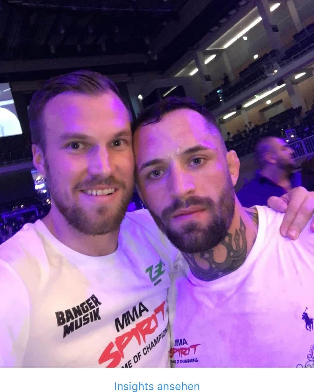 ケヴィン・グロスクロイツのインスタグラム：「Du warst ,bist und wirst immer der Champion sein Bruder! Respekt👌🏻 Ich bin unheimlich stolz auf dich . Mit gebrochener Hand den Kampf zu gewinnen ist einfach nur Wahnsinn.  Für immer 👊🏻❤️ Auch Glückwunsch an meinem Freund @stephanpuetz 💪🏻👊🏻 weiter so 👌🏻 #teameckerlin #brüder #unschlagbar #werwillnochwas #beste #fische #isso」