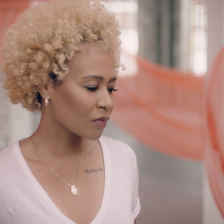 Emeli Sandéのインスタグラム：「2 days till video drops 👁‍🗨 SPARROW」